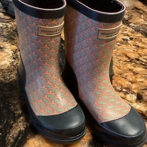 Vineyard Vines Whale Pattern Boots in Pink and Navy